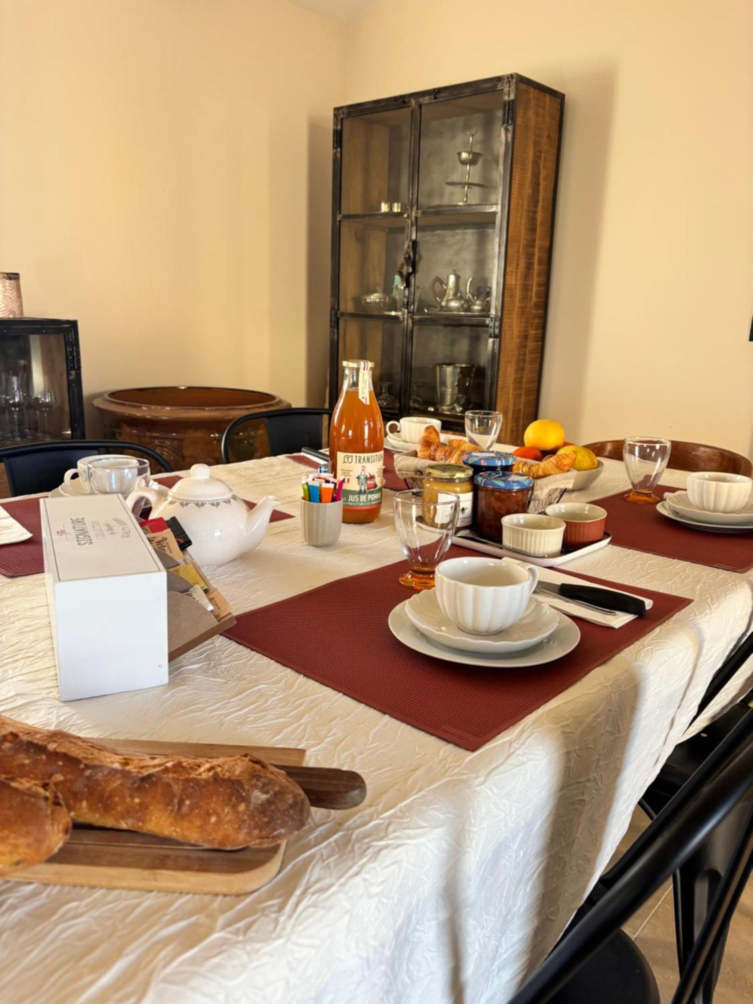Bed and Breakfast Le Domaine Du Pin Châtillon-sur-Chalaronne Exteriér fotografie